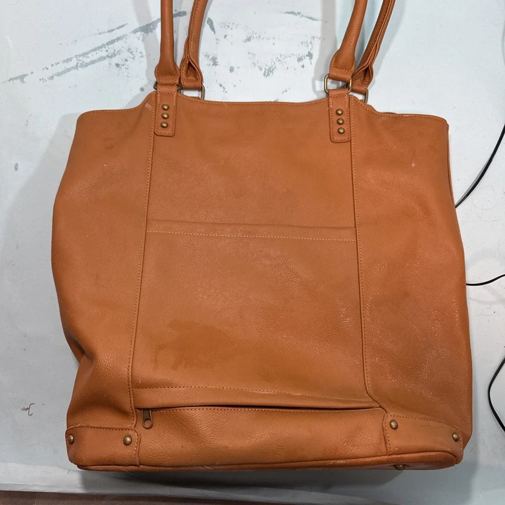 Solo Computer Laptop Bag Messenger Commuter Caramel Color Tote Pockets 17